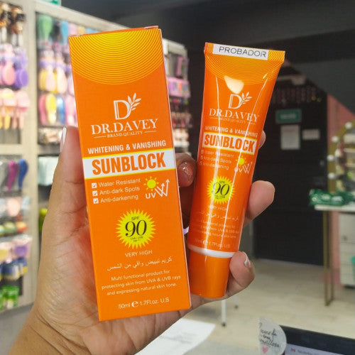PROTECTOR SOLAR SPF90 RESISTENTE AGUA (ligero y no graso - efecto blanqueador) *50ML*